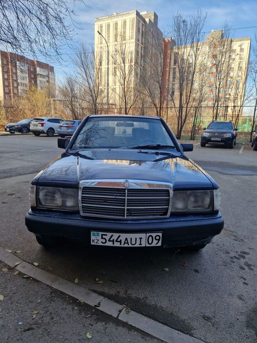 Мерседес Бенз 190