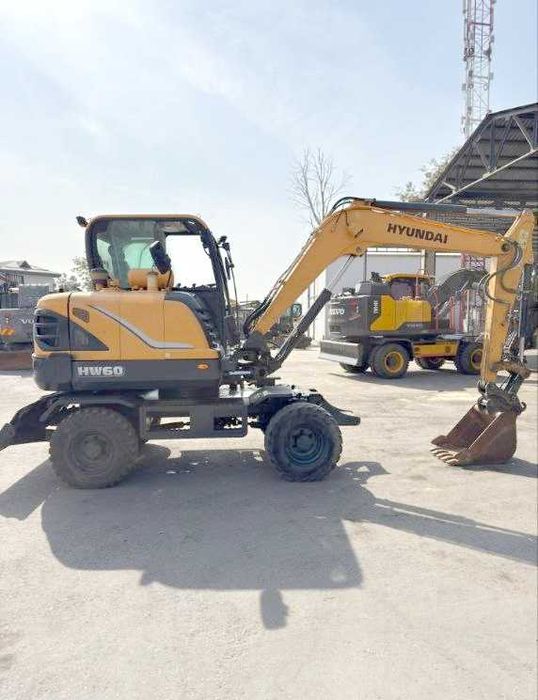 Экскаватор сотилади