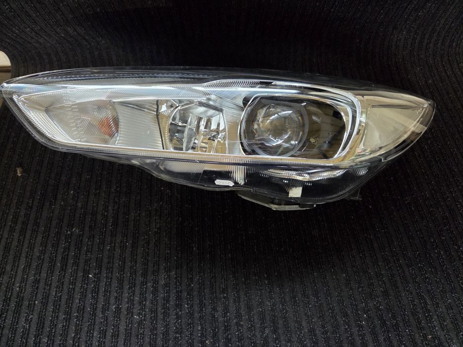 Ляв ксенонов фар Led дневна  Ford Focus III MK3  Форд Фокус  МК3 Bi-Xenon