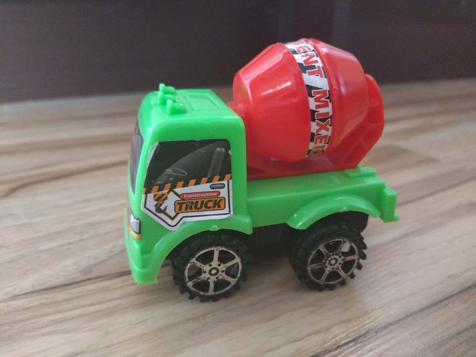 Макет на камионче бетоновоз от Германия