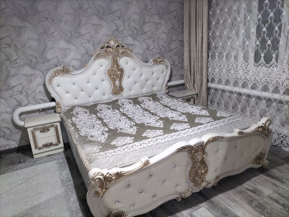 Продам спальный гарнитур.