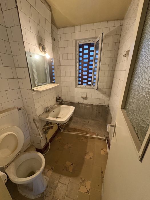 Apartament cu 2 camere central