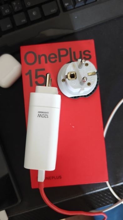 Продам OnePlus 15