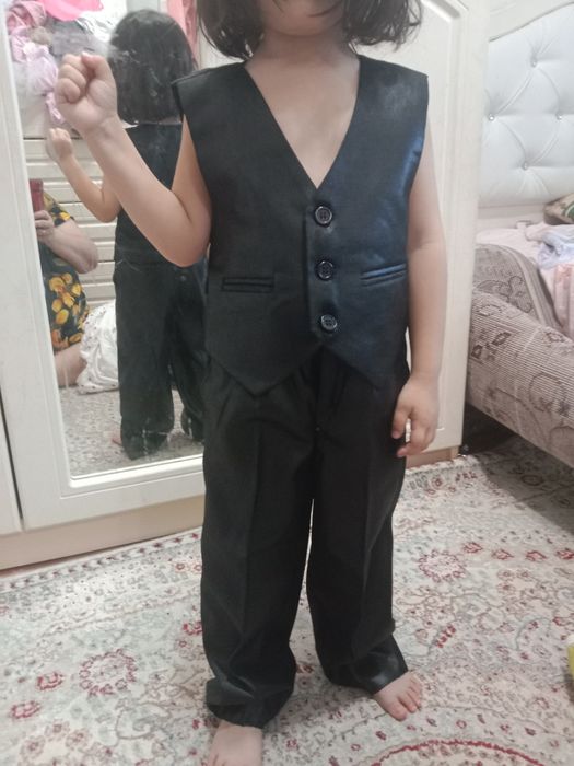 Продаётся костюм 3 ка