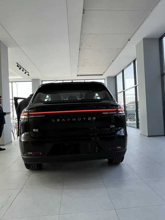 Leapmotor C10 Hybrid 210km pod zakaz