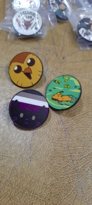 Продам молодёжные значки очень хорошего качества