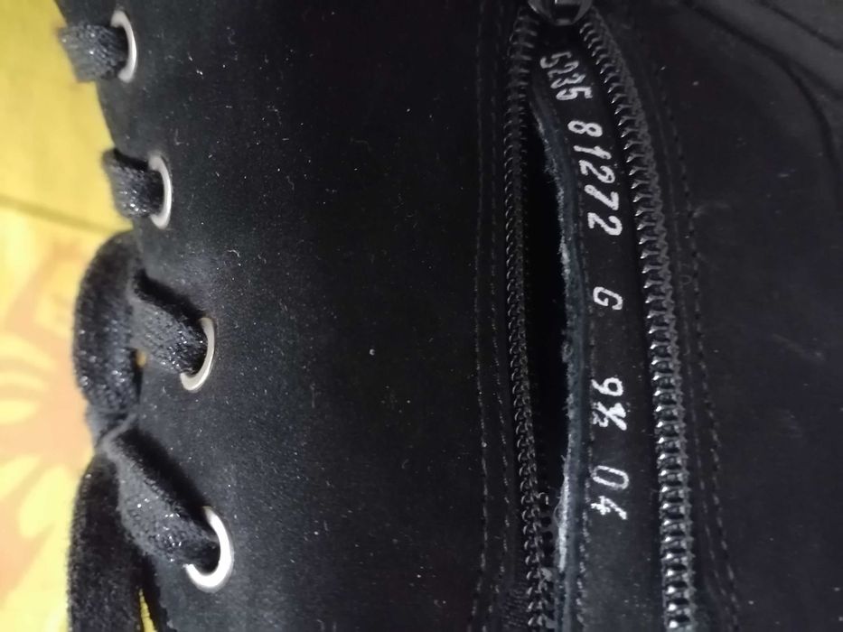 Спорно елегантни дамски обувки 43 номер.