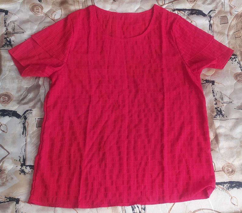 Червена блуза с къс ръкав