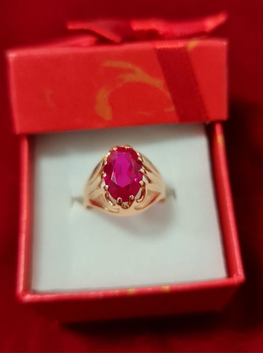 Золотое кольцо 583 пробы с рубином