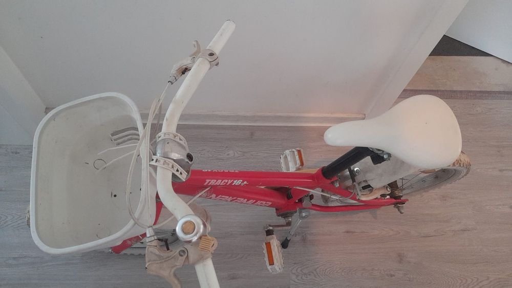 Bicicleta pentru copii Nakamura, cu cadru metalic rosu,  roti stabile pe 16