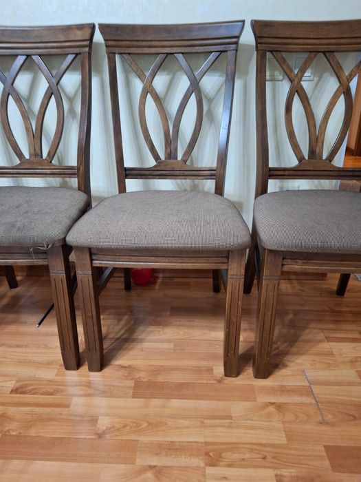 Продаю 8 стульев (б/у) — 5 500 тг за один