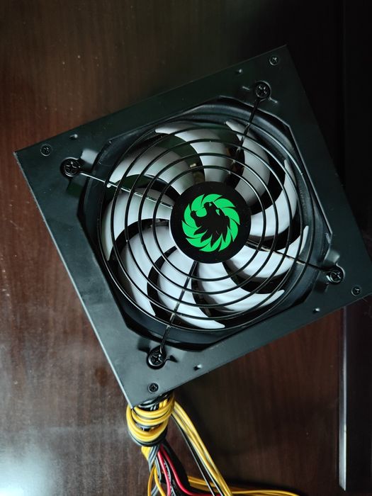 Продам блокпитяния GameMax gm 500se