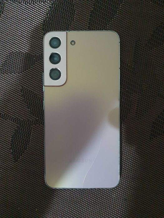 Продам Samsung s22