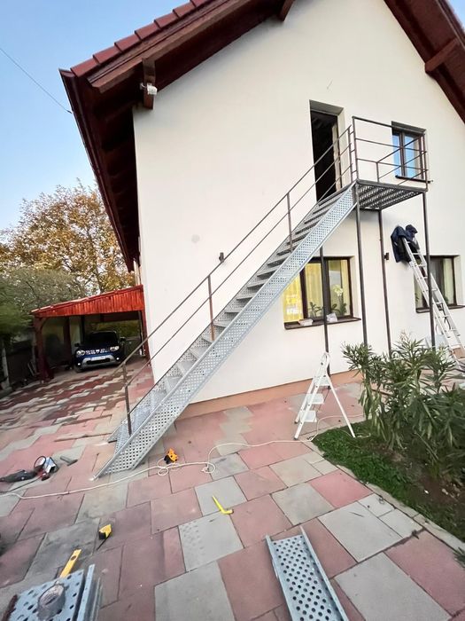 Scări metalice zincata