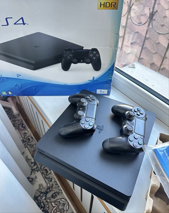 PlayStation 4 Slim 1TB +Lux подписка онлайн