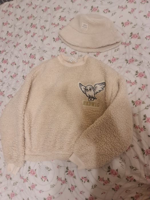 Дамска зимна блуза и шапка H&M