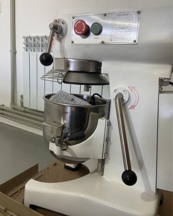 Продается миксер