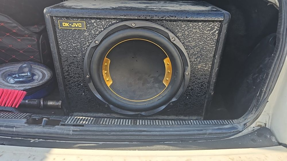 Продам сабвуфер .