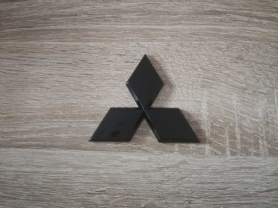 черно лого Mitsubishi 8 см