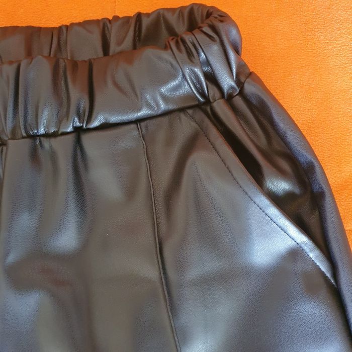 Официален панталон - 2 броя.