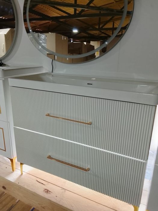 Тумбы под раковиной крашеная