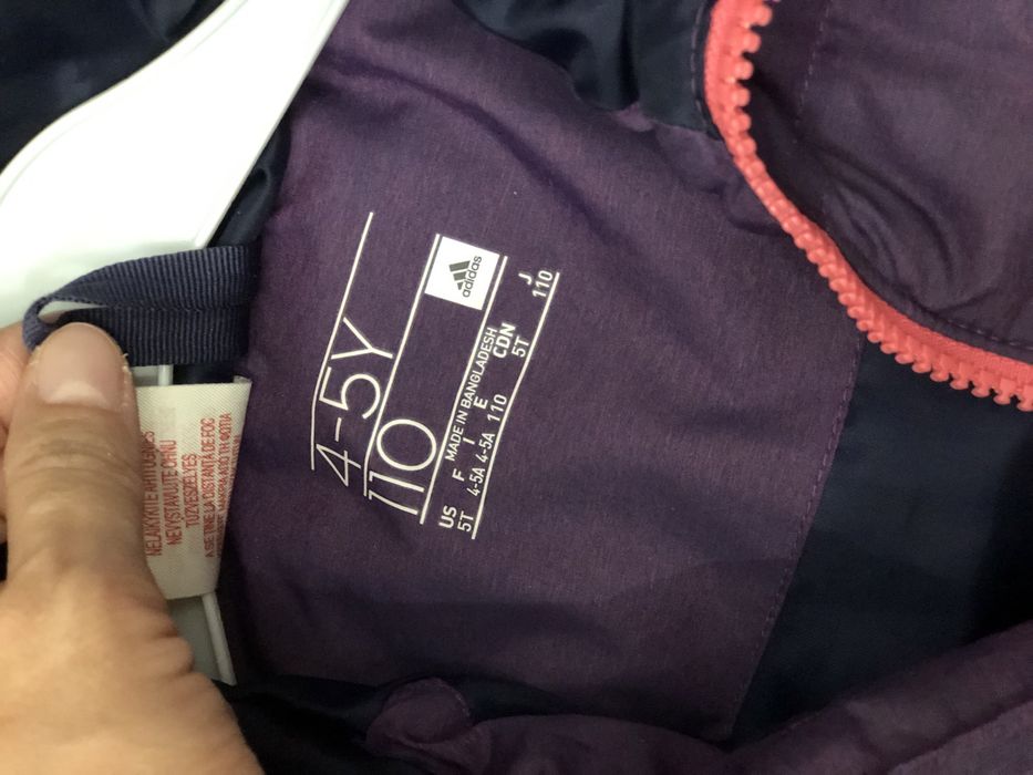 Куртка адидас оригинал .