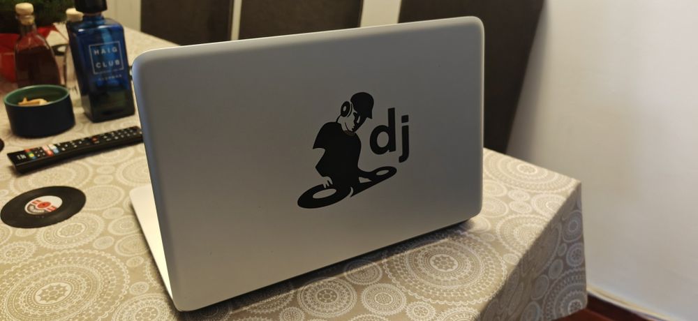 Laptop hp envy 17 inch 16g ram i7 4700 2.4ghz ssd 500gb+ssd 2tb.