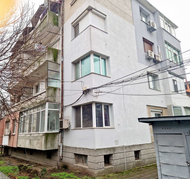 ПРОДАВАМ АПАРТАМЕНТНА СТРАТЕГИЧЕСКО МЕСТО В ЦЕНТЪРА НА АЙТОС