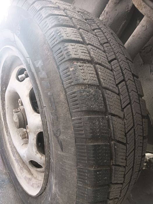 Продам резину лепучку 175/70/13R