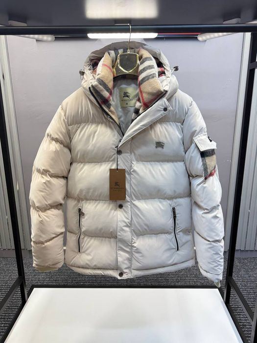 Oferta!! Geaca bărbați Burberry,calitate top,am mai multe mărimi