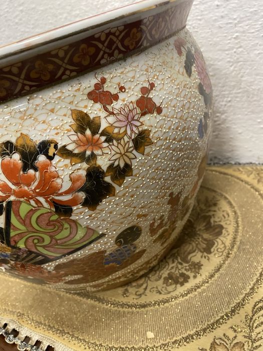 Голяма китайска кашпа от порцелан