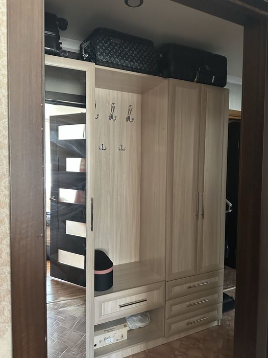 Продам шкаф прихожую