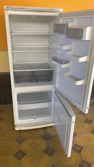 Холодильник рабочий