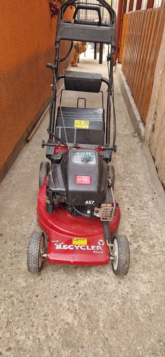 Vând două mașini de tuns iarba/ gazon pe benzina