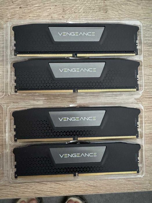 128 Gb DDR5 Corsair Vengeance (4x32)