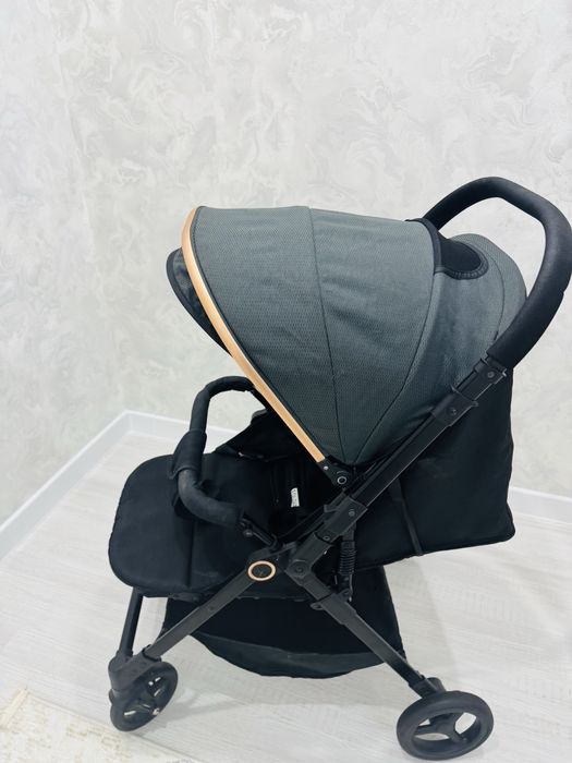 Коляска новая легкая
