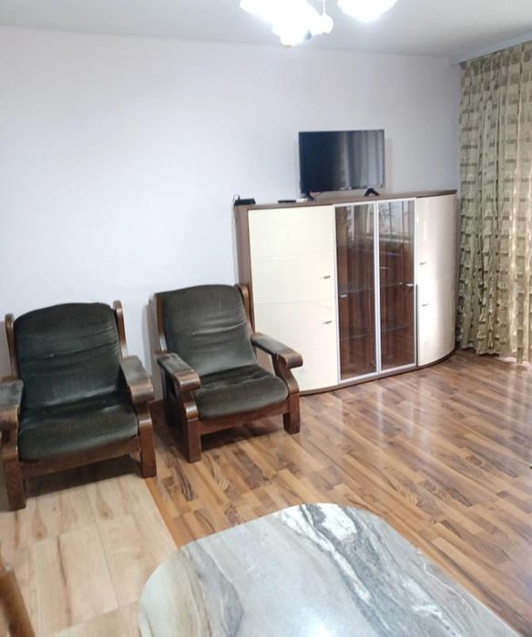 Дава се под наем Двустаен апартамент в Пловдив, Кършияка - 55 кв.м за 425 € - Снимка #2