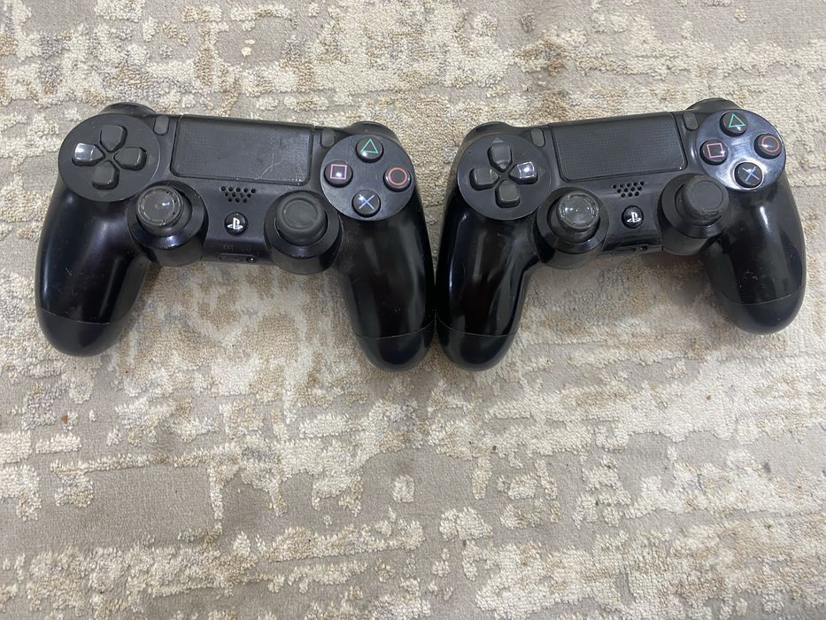 Продам PS4 Slim 500GB +2 джойстика