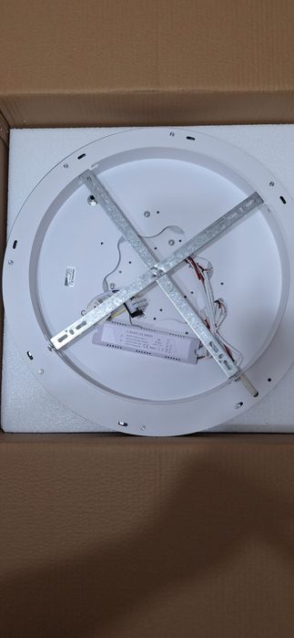 Лед плафон с дистанционно управление