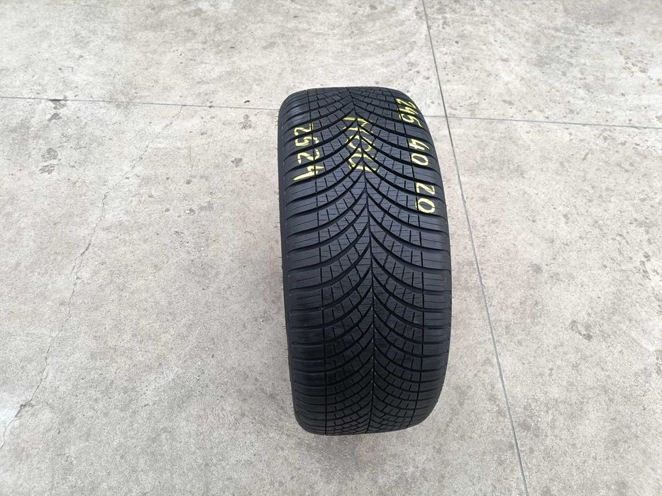 O anvelopa noua 245 40 20 goodyear vector 4 season dot 2524