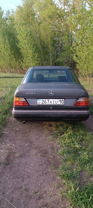 Мерседес 124 Е200