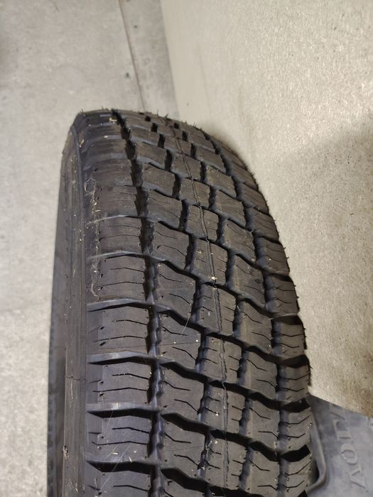 Продам комплект шин 225/75/16