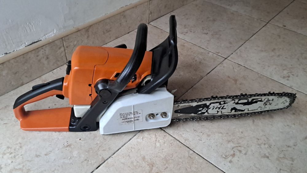 Motoferastrau pe benzina