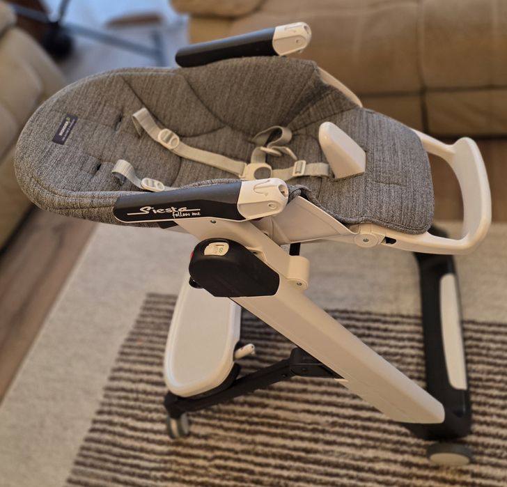 Scaun masă Peg Perego Siesta Follow Me 2în1 – ca nou, foarte elegant