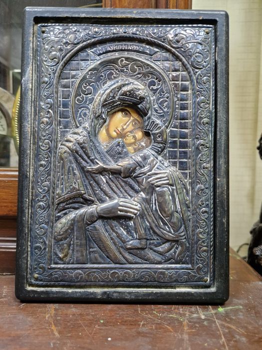 Прекрасна антикварна сребърна икона със сертификат