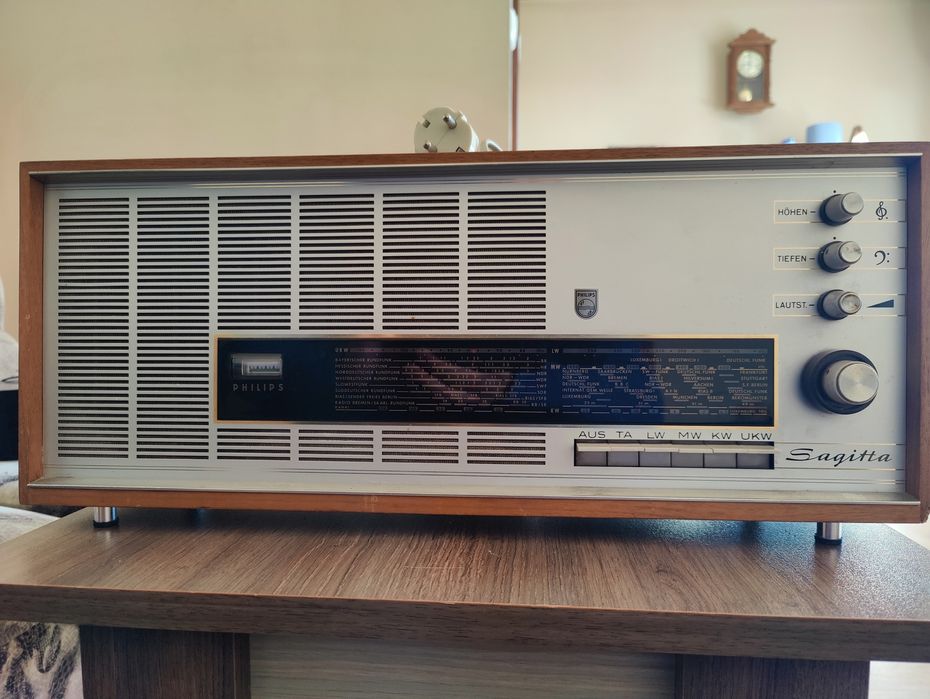 Старо радио Philips Sagitta 1966г. в много добро състояние