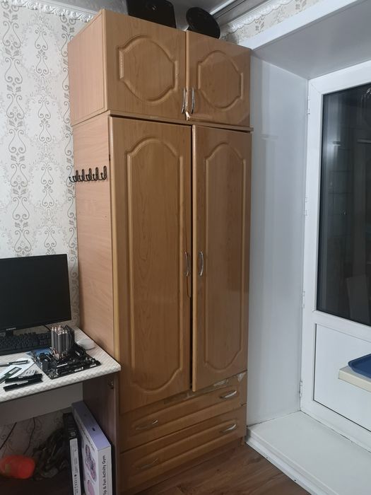 Продам шкаф с антресолью