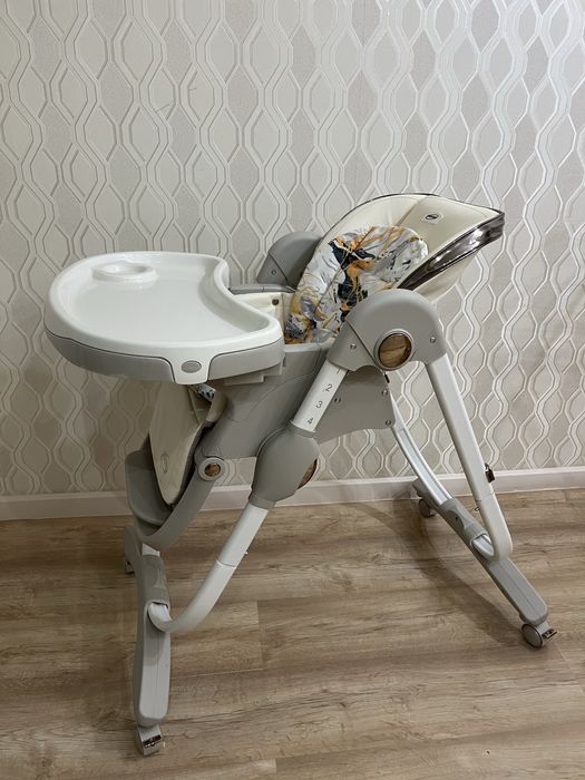 Стульчик для клрмления в отличном состоянии