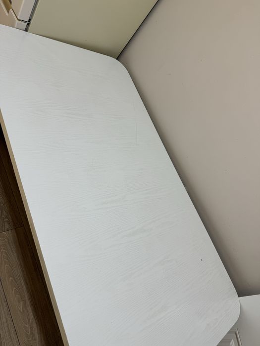 Кухонный стол со стульями