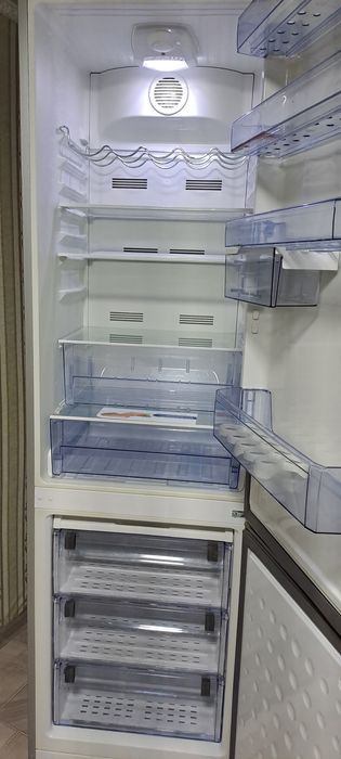 Холодильник беко ноуфрост продам